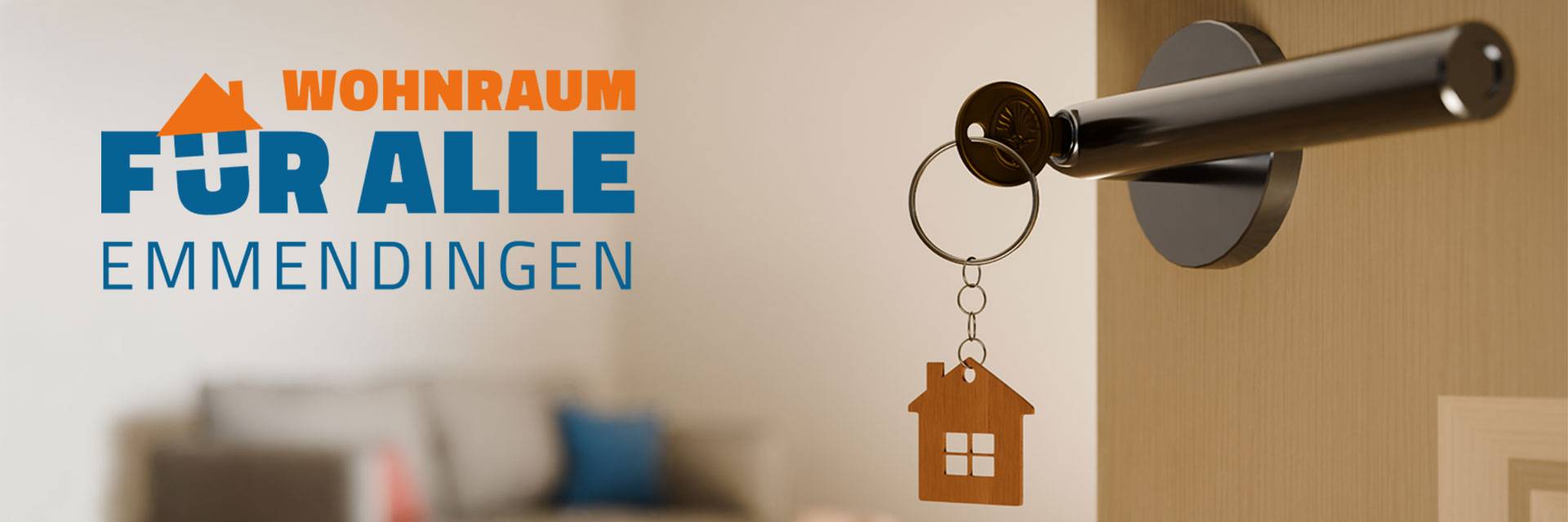 Logo "Wohnraum für alle", geöffnete Tür, kleines aus Holz ausgesögtes Haus als Schlüsselanhängern