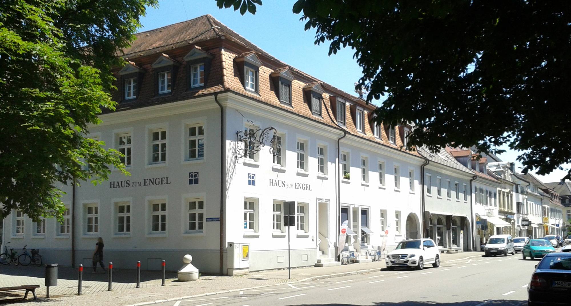 Bild zeigt den Sitz des Diakonischen Werkes Emmendingen in der Karl-Friedrich-Straße, das "Haus zum Engel"
